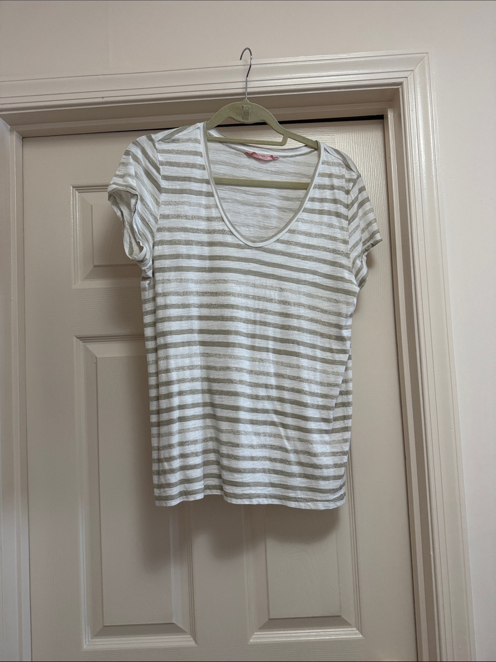 Loft Fashion Striped Scoop Neck Tee in White & Tan